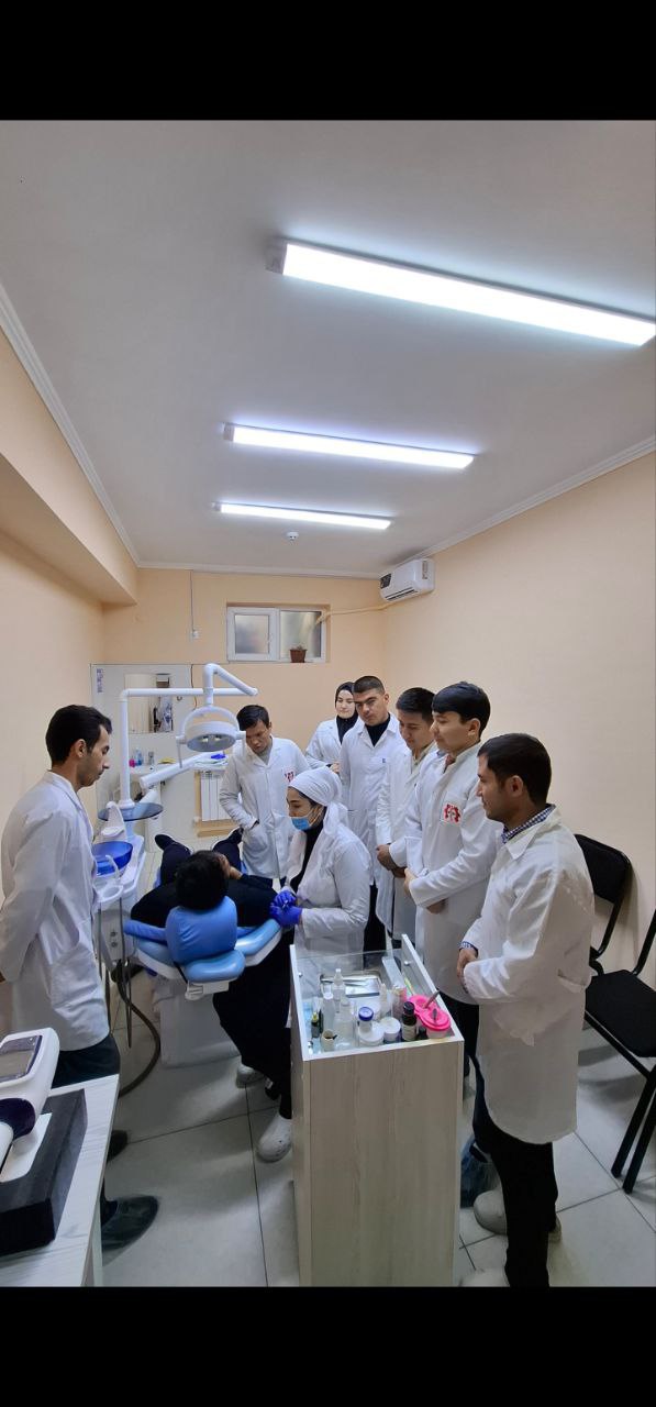 Buxoro innovatsion ta'lim va tibbiyot universitetining"Stomatologiya" yo'nalishi talabalari,  "Dolzarb 90 kun" loyihasi doirasida tashkil qilingan to'garakning amaliyot jarayonlarida faol qa