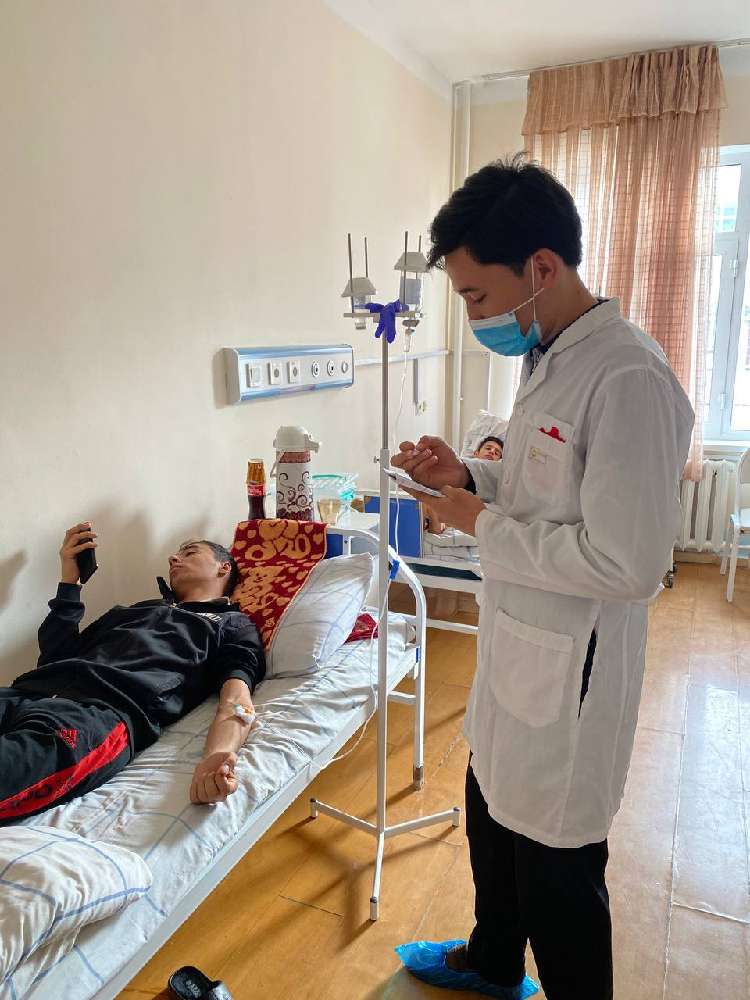 Стоматология талабалари Тиббиет муассасаларида. 
