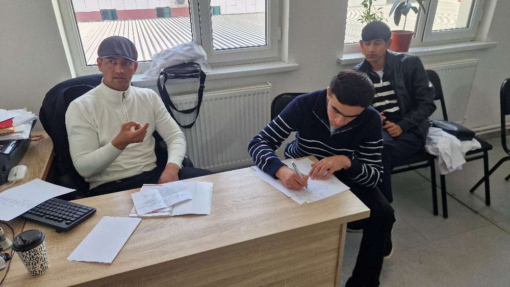 darslarga kechikib keladigan talabalar bilan qilingan ishlar