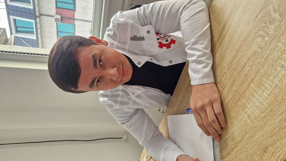 Sababsiz dars qoldirgan.
