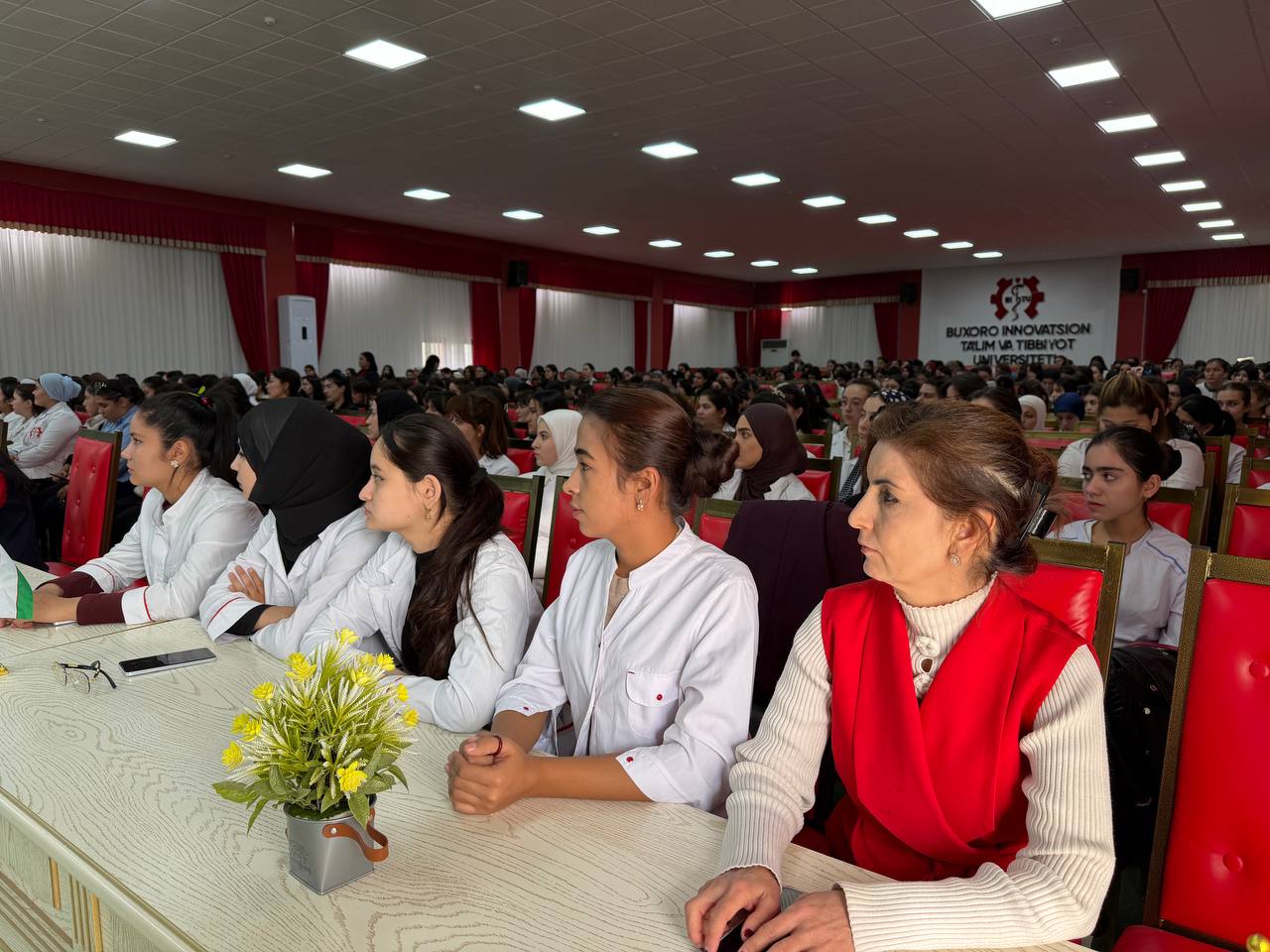 Roundtable discussion on "Introducing students to new decisions and innovations in the field of protection of women and children from oppression and violence"